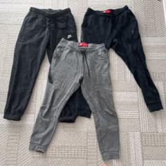 NIKEスエット黒とグレー（使用感あり）と未使用のボアスエット黒のサムネイル