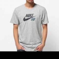 ナイキ Tシャツのサムネイル