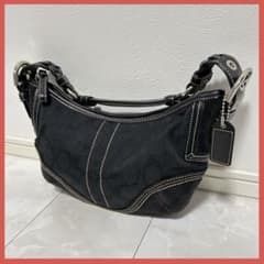 COACH シグネチャー ハンドバッグ ブラック ハーフムーン 6266 - メルカリ