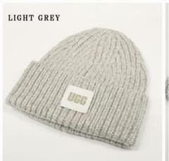 ■新品・未使用■ UGG ニット帽　ライトグレーのサムネイル