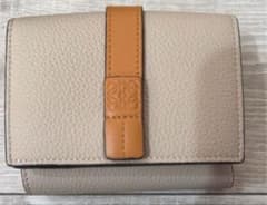 【8/31まで】【LOEWE ロエベ トライフォールドウォレット】小銭入れ未使用のサムネイル