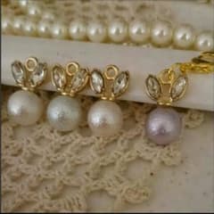 うさ耳パールチャーム ✳ ハンドメイドのサムネイル