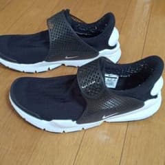 NIKEのサムネイル