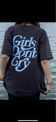 （最終値下げ）ガールズドントクライ　Tシャツのサムネイル