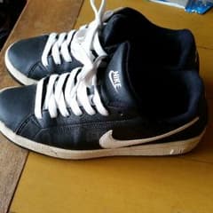 NIKEのサムネイル