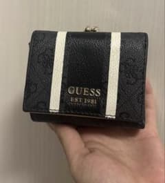 GUESS 三つ折り財布 がま口 コンパクトウォレットのサムネイル