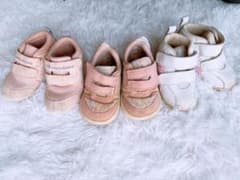 New Balance ベビーシューズ 13cm 13.5㎝ピンク 花柄のサムネイル