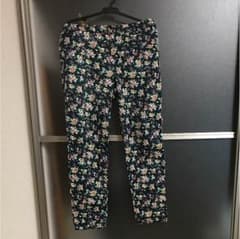 花柄 パンツのサムネイル