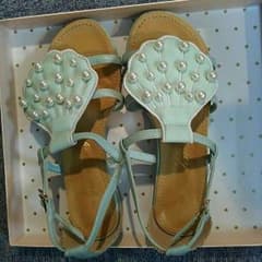 ハニーサロン シェルサンダルのサムネイル