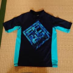 GAPKIDSラッシュガードのサムネイル