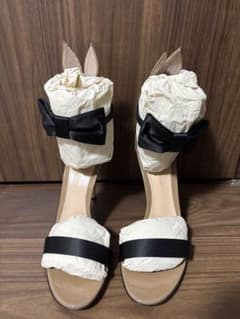 Gianvito Rossi リボン付きベージュサンダル - メルカリ