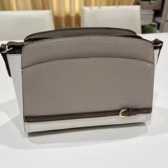 &chouette ショルダーバッグ　ベージュ×ホワイトのサムネイル