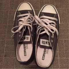 スニーカーのサムネイル