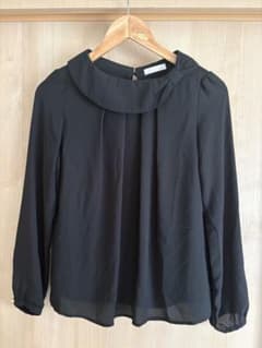 PATTERN fiona 丸襟 長袖ブラウスのサムネイル