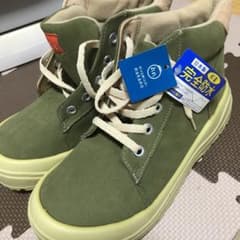 スニーカーのサムネイル