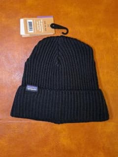 【新品】patagoniaニット帽(黒)のサムネイル