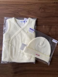ミキハウス⭐︎半額以下⭐︎新品⭐︎ベスト＆帽子のセットのサムネイル