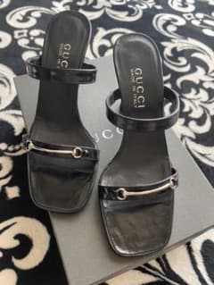 GUCCI  グッチ　サンダルのサムネイル