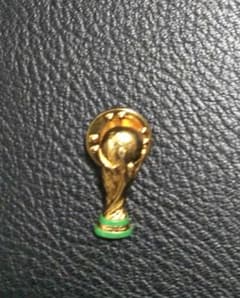 FIFA 国際サッカー連盟総会 ピンバッジ 激レア FIFAワールドカップ 1974年ピンバッジ - メルカリ
