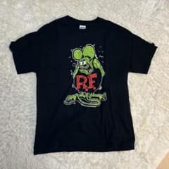 ブラック グラフィックTシャツのサムネイル
