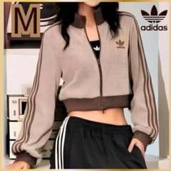 即納】adidas クロップドジャージ ベージュブラウン M - メルカリ