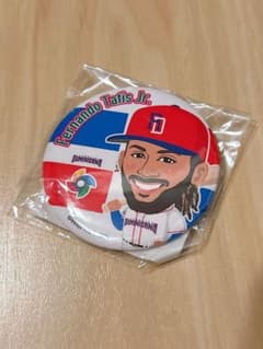 WBC ガチャ　缶バッジ　ドミニカ共和国　タティスjr WBC 限定ガチャ Fernando Tatis Jr. 缶バッチ - メルカリ