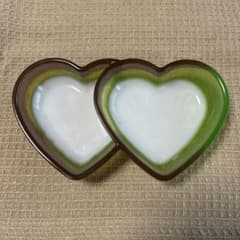 レジン♡ダブルハート型 プレート ブラウン×グリーン×ホワイト　小さなおまけ付きのサムネイル