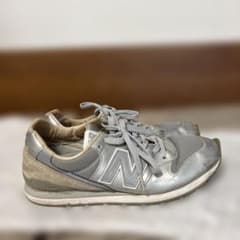 New Balance 996 スニーカー シルバー　27.5㎝のサムネイル