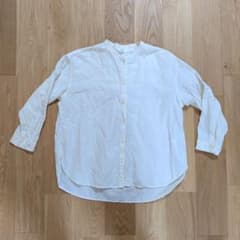 UNIQLO バンドカラーシャツ ホワイト Mのサムネイル