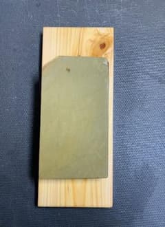 天然砥石　正本山　浅黄　カラス　仕上げ砥石　台付き 天然砥石 正本山 水浅黄 仕上げ砥石 - メルカリ