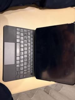 iPad Air 第5世代 純正キーボードのサムネイル