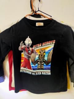 4着セット　ウルトラマン Tシャツ （バンダイ、ユニクロ）長袖2半袖2のサムネイル