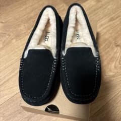 UGG ブラック モカシン　７　新品未使用 未使用 UGG モカシン ブラック22cm - メルカリ