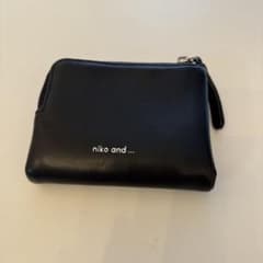 niko and… ニコアンド 二つ折り財布 ミニ財布 ブラックのサムネイル