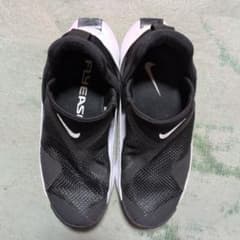 Nike FlyEase スニーカー 黒/白のサムネイル