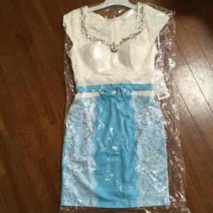 新品 ドレスのサムネイル