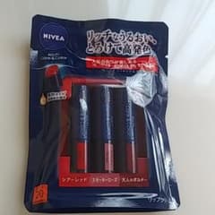 ニベア リッチケアカラーリップクリームのサムネイル