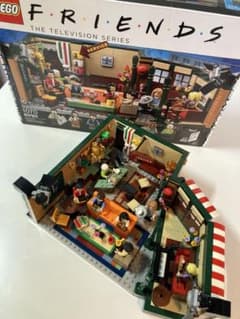 LEGO Friends 21319 カフェセット 1070ピースのサムネイル