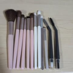 DAISO、seria メイクブラシ 12本セットのサムネイル