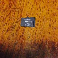 マイクロSD 64GBのサムネイル