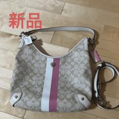 YRさん専用　コーチ　ショルダーバック　新品　ピンクのサムネイル