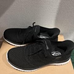 SKECHERS ブラック スニーカー