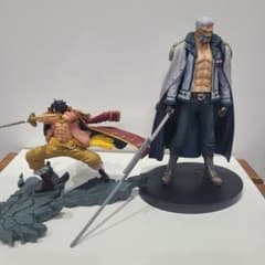 ワンピース フィギュアセット(スモーカー　ロジャー)のサムネイル