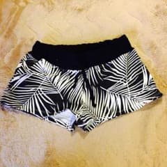 ショートパンツのサムネイル