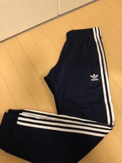 adidas originals トラックパンツ　L ネイビーのサムネイル