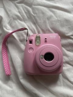 FUJIFILM instax mini 8+ 本体 色ストロベリーのサムネイル