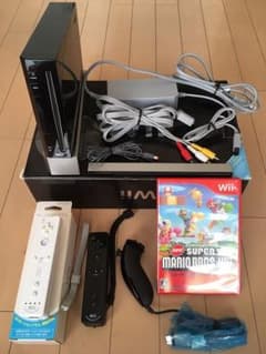 wii 本体 黒色＋コントローラー 白色＋ソフト1本のサムネイル