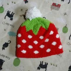 美品☆いちご帽子のサムネイル