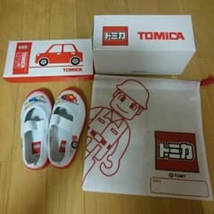 トミカの上履きです。のサムネイル