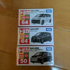 トミカ３台セット トヨタヴォクシー ノア（初回特別仕様）のサムネイル